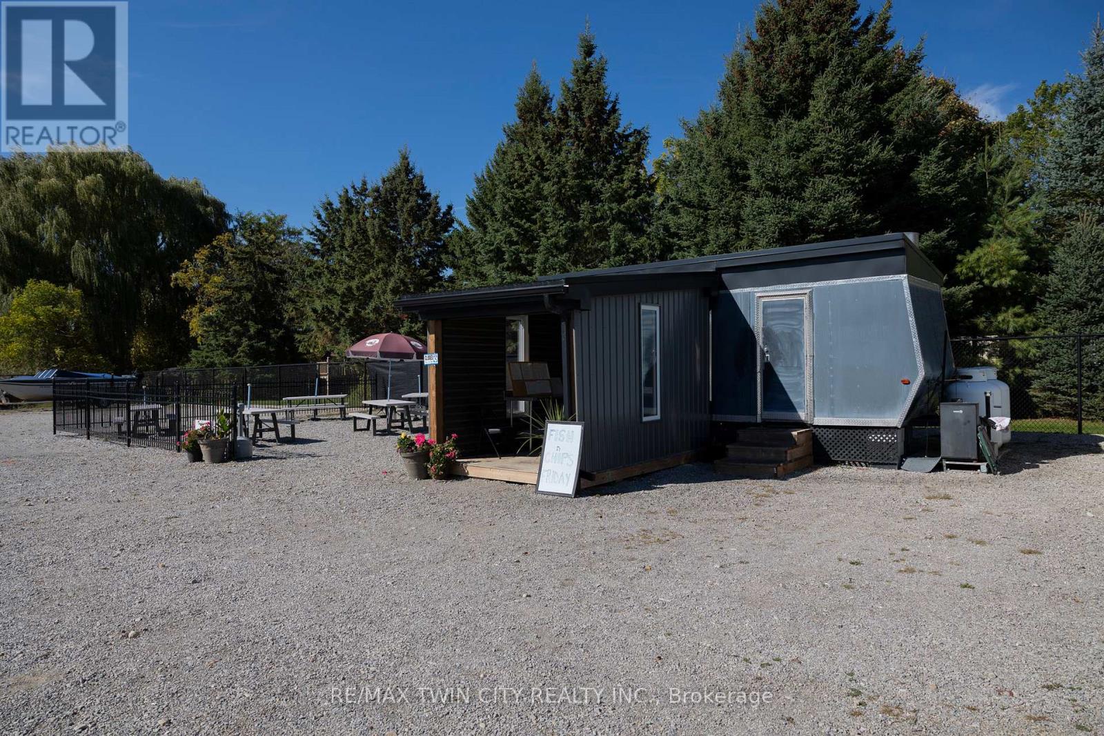 230 Oakland Road Property Photo 7
