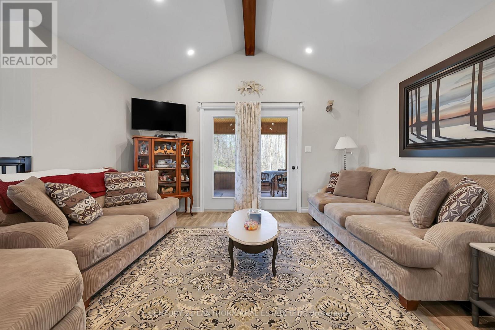 90 Seymour Street W Property Photo 13