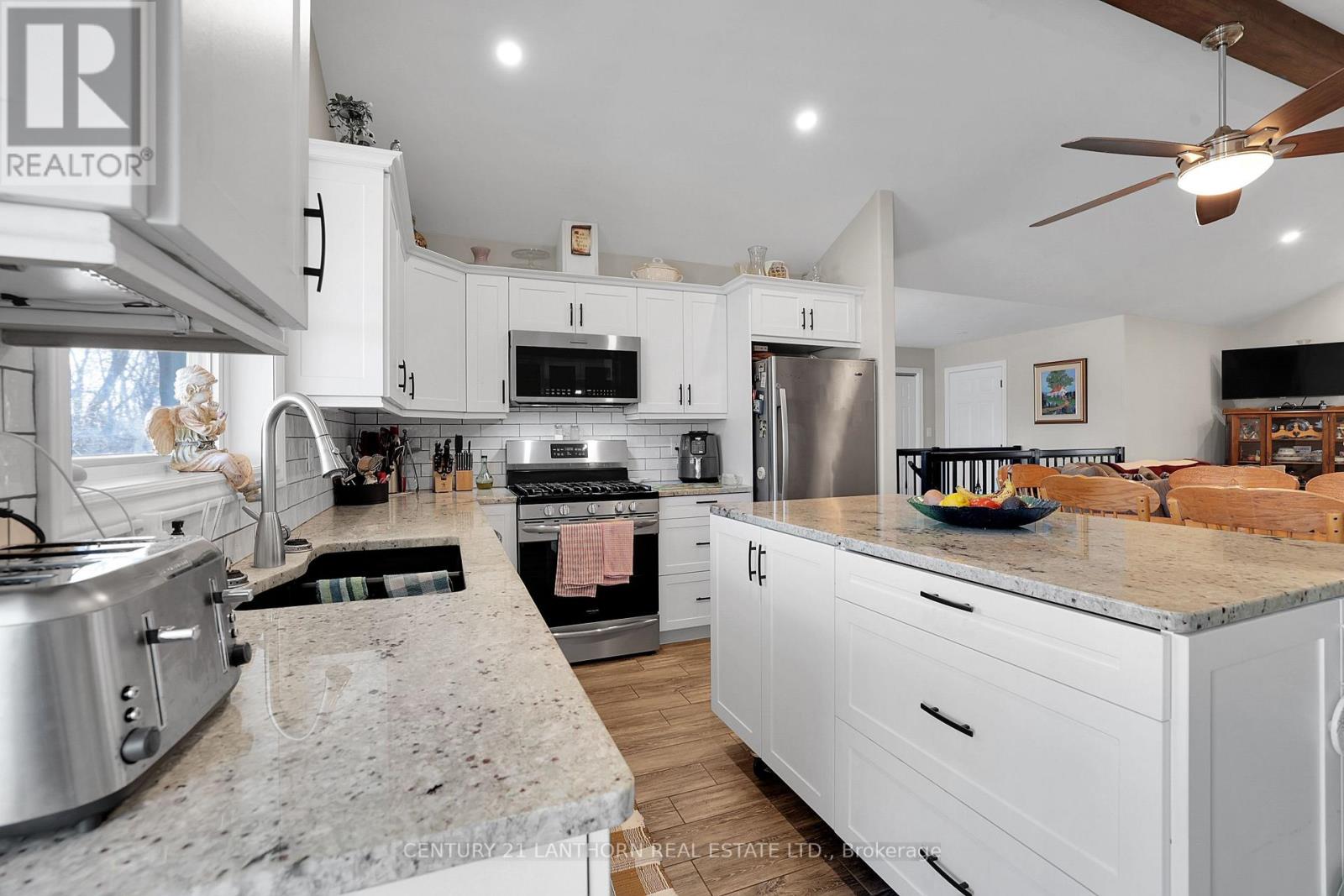 90 Seymour Street W Property Photo 19