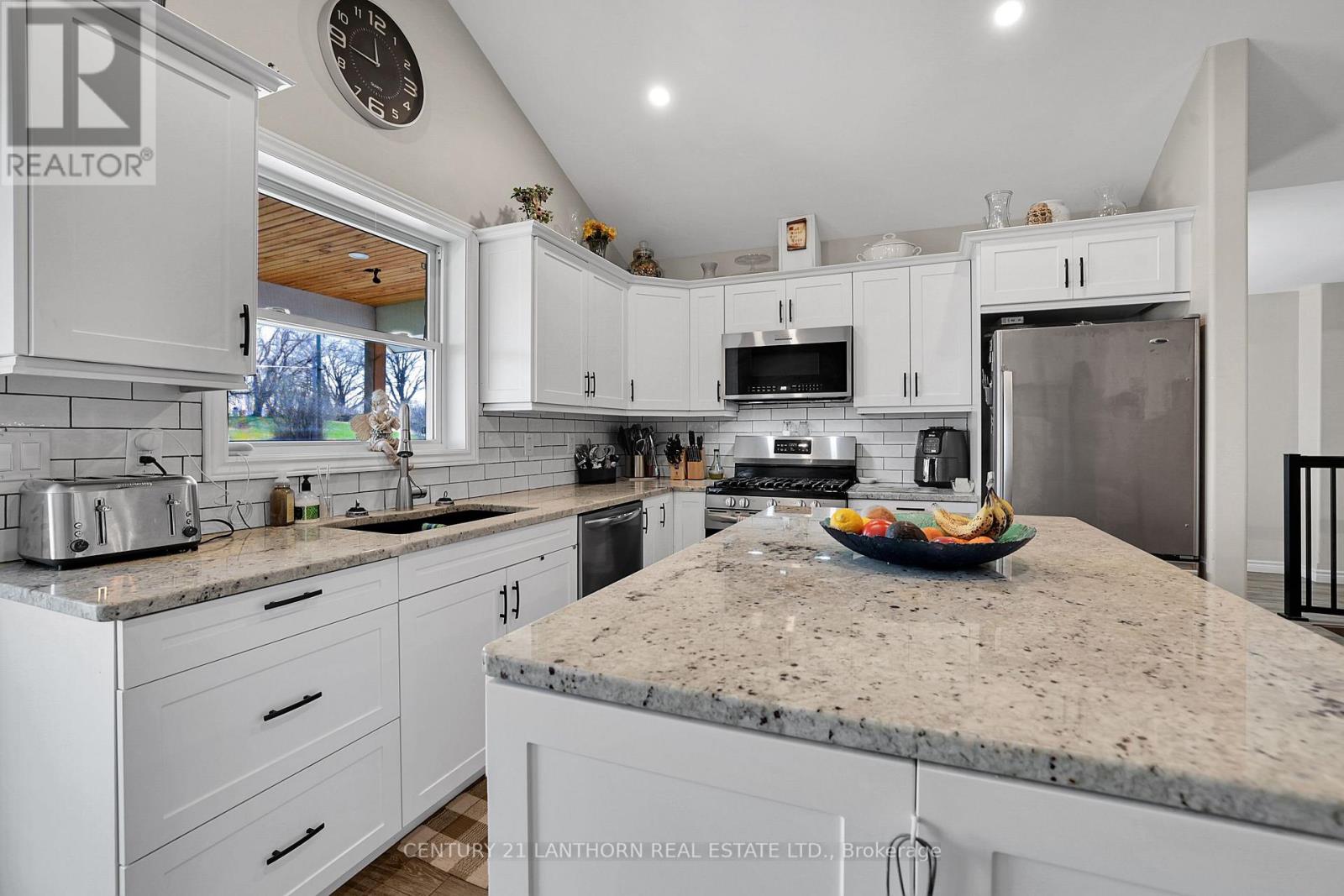 90 Seymour Street W Property Photo 21