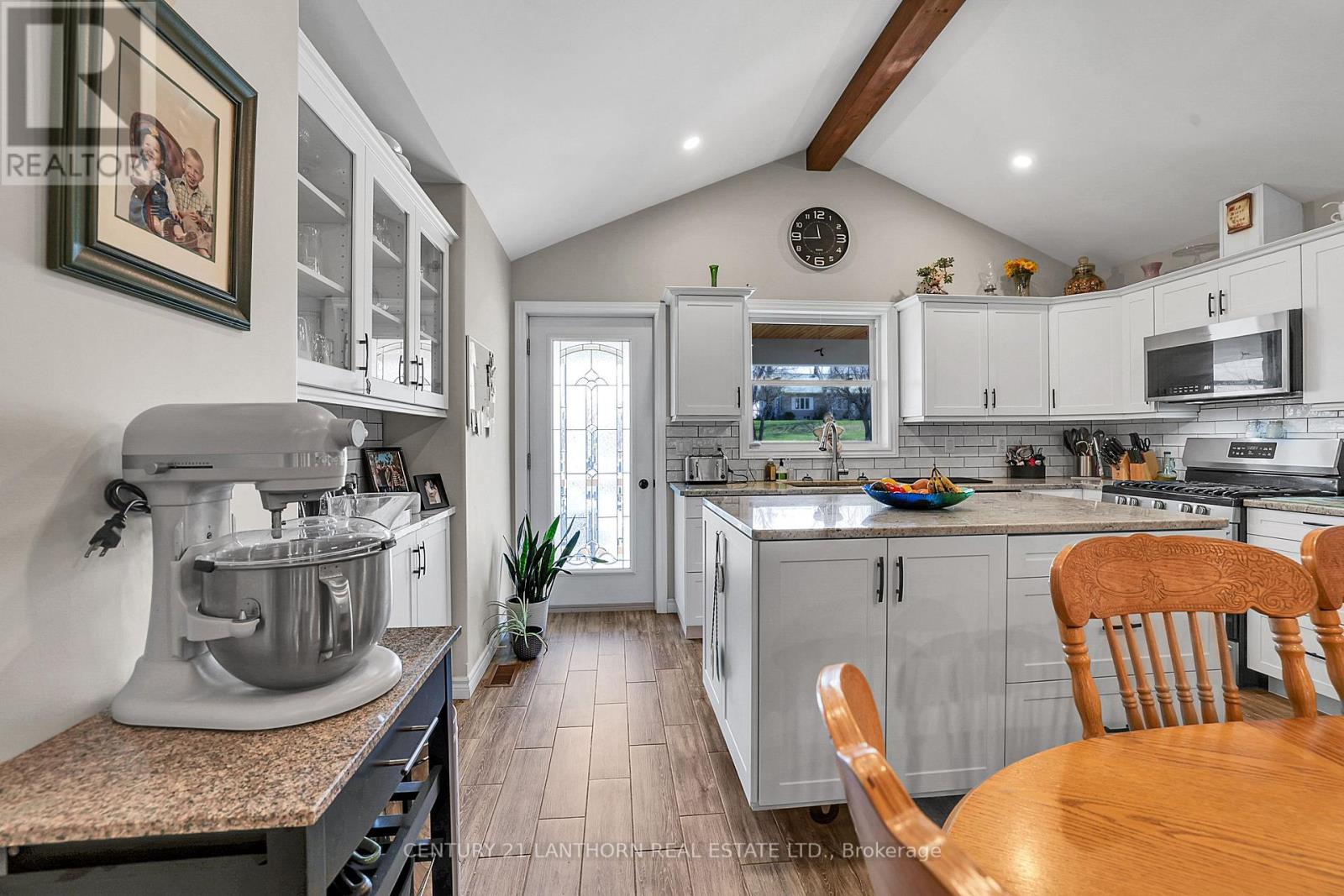 90 Seymour Street W Property Photo 22