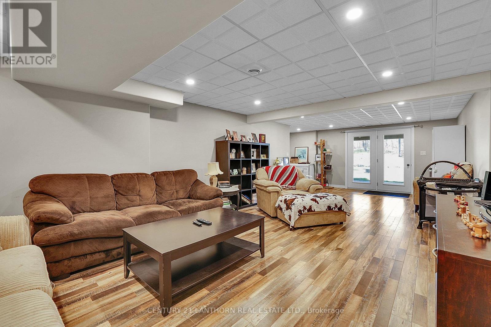 90 Seymour Street W Property Photo 36