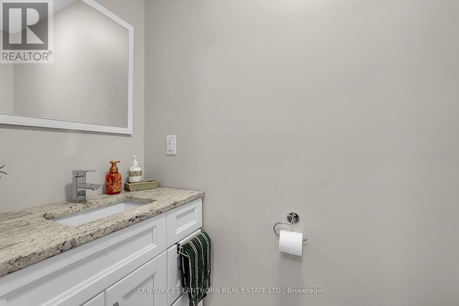 90 Seymour Street W Property Photo 44