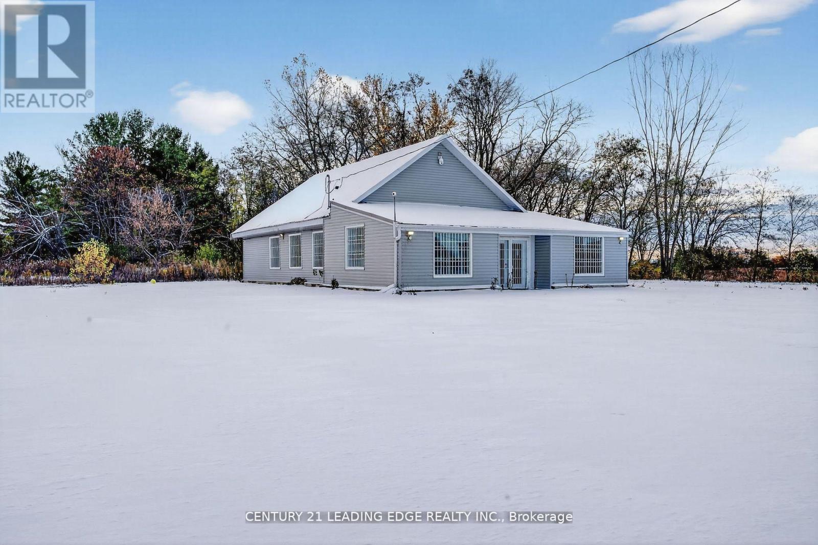 556 Bath Road E Property Photo 6