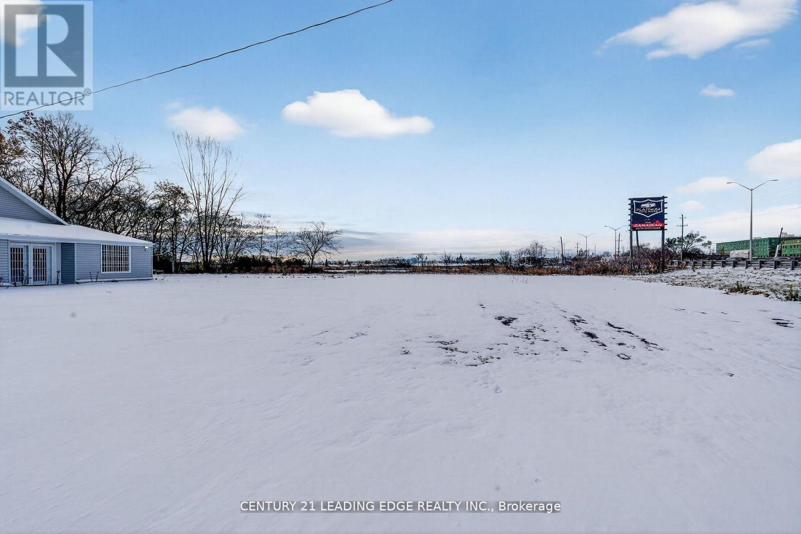556 Bath Road E Property Photo 8