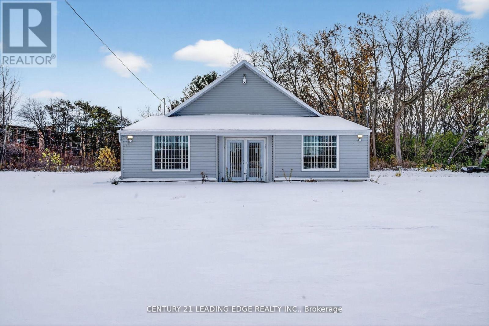 556 Bath Road E Property Photo 10
