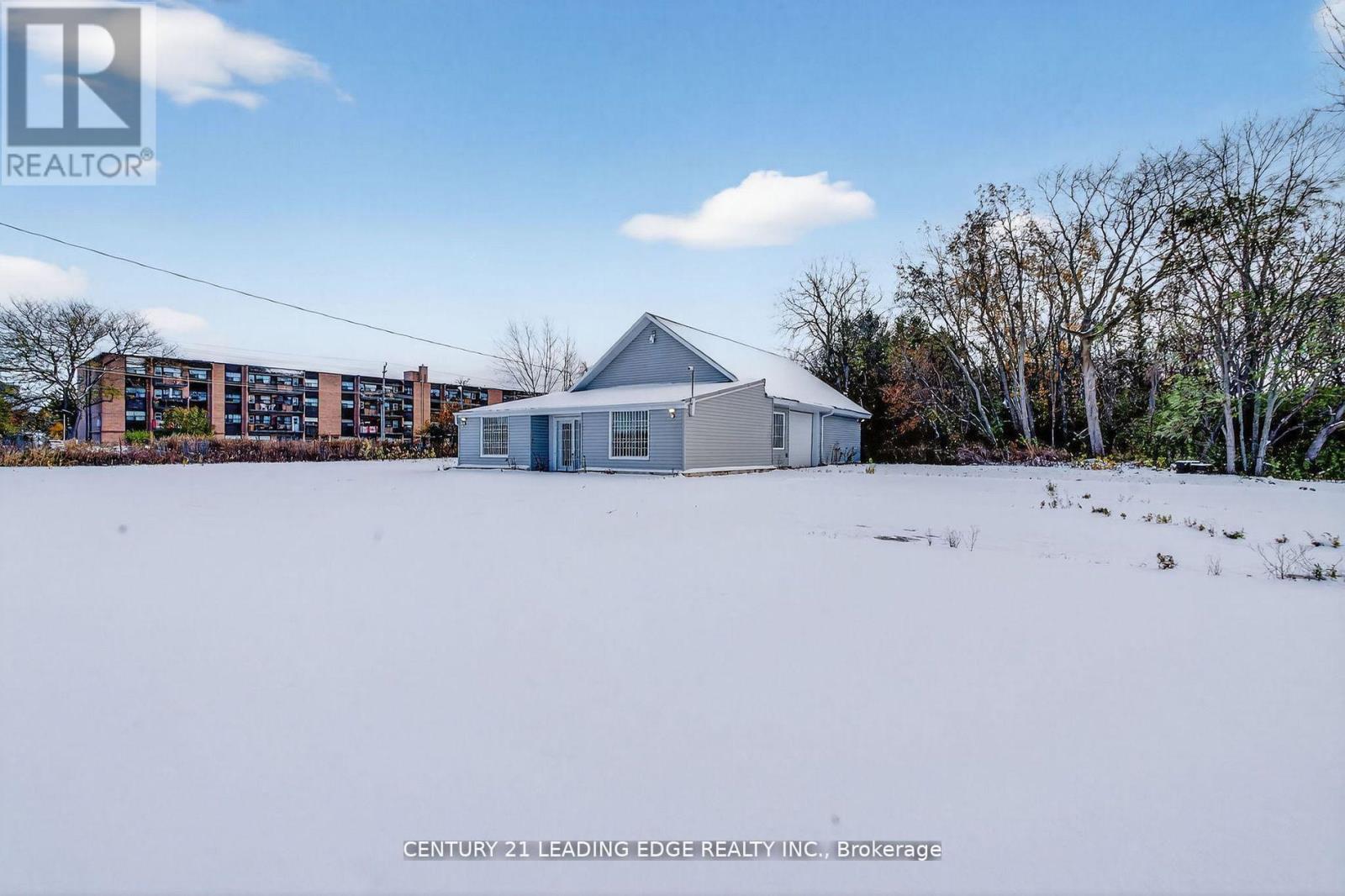 556 Bath Road E Property Photo 11
