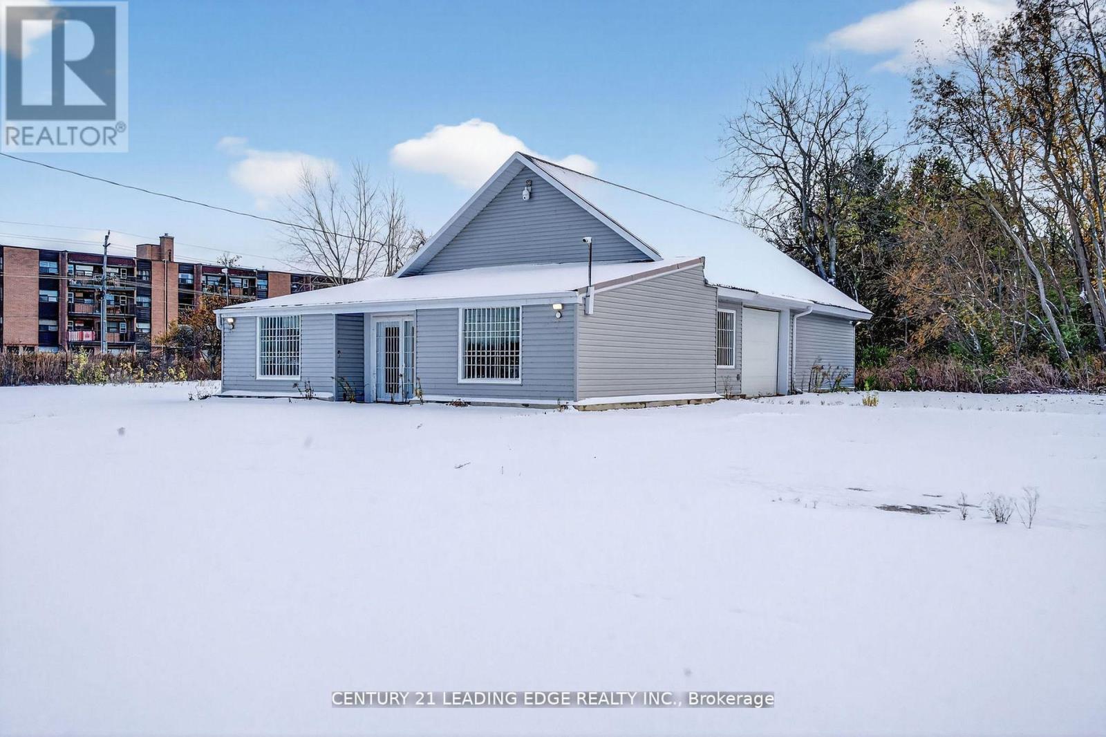 556 Bath Road E Property Photo 12