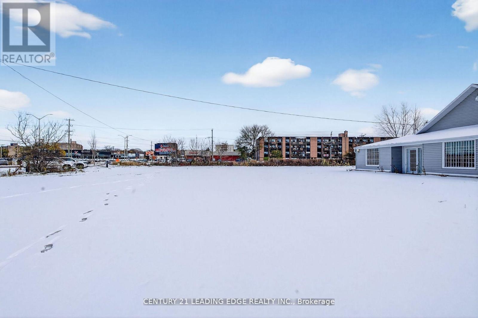556 Bath Road E Property Photo 13