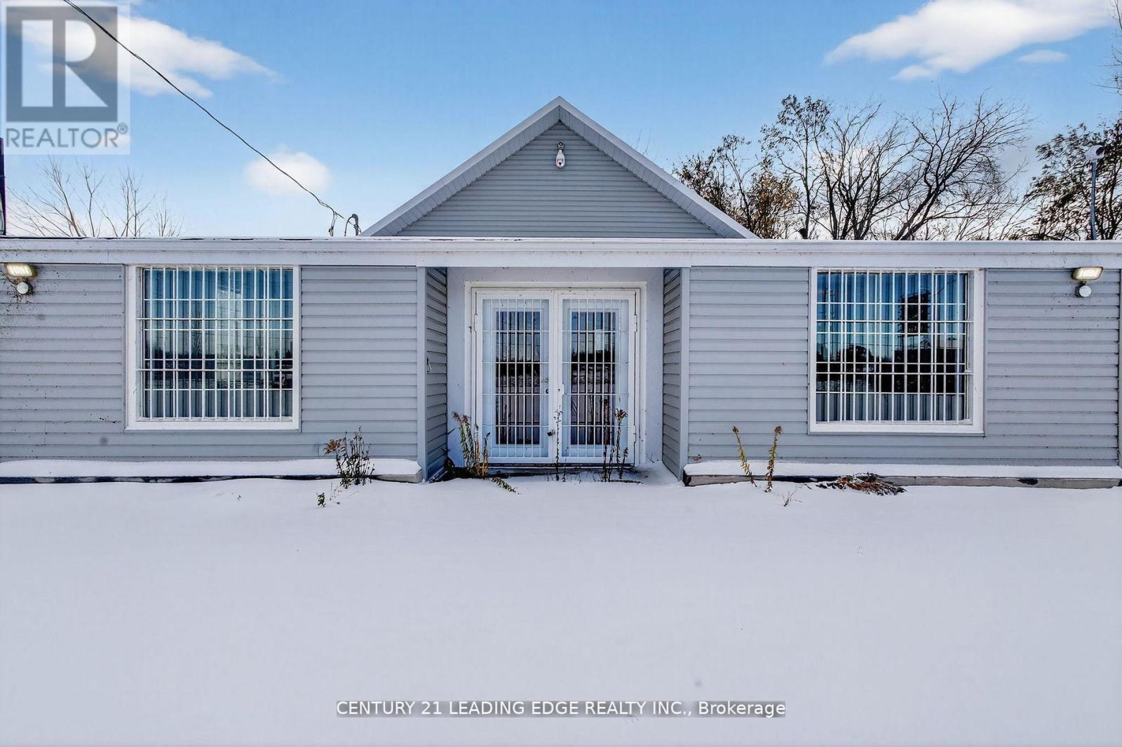556 Bath Road E Property Photo 15