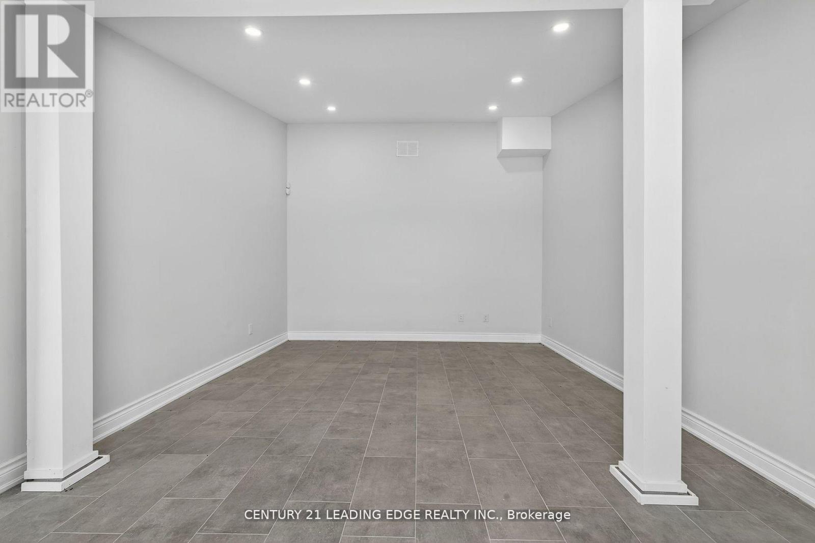 556 Bath Road E Property Photo 16