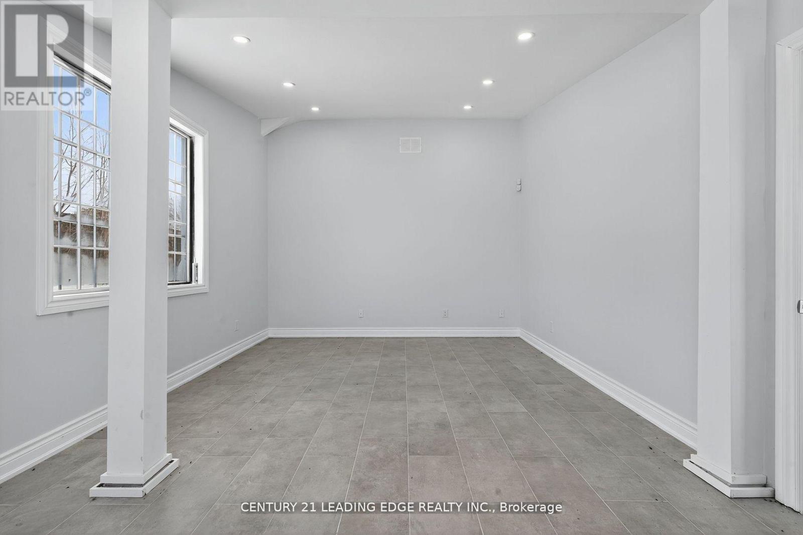 556 Bath Road E Property Photo 18