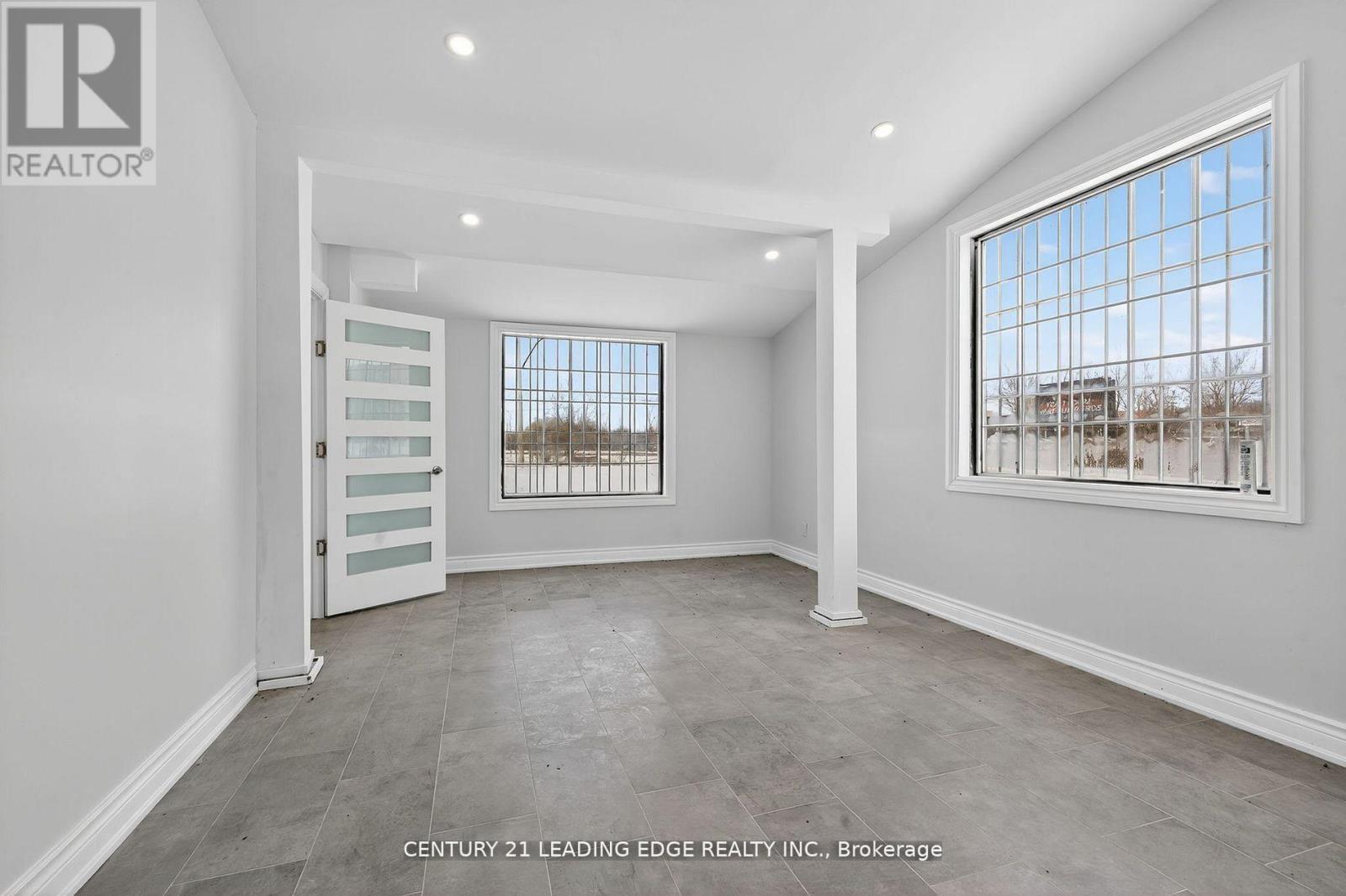 556 Bath Road E Property Photo 19