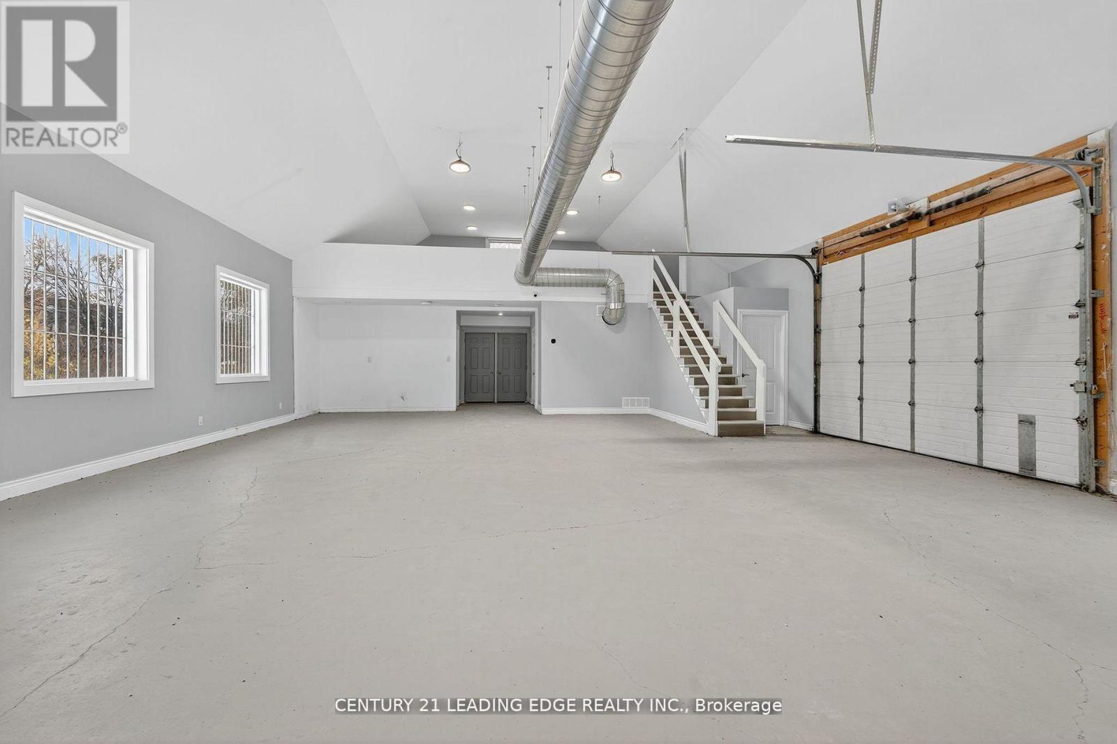 556 Bath Road E Property Photo 23
