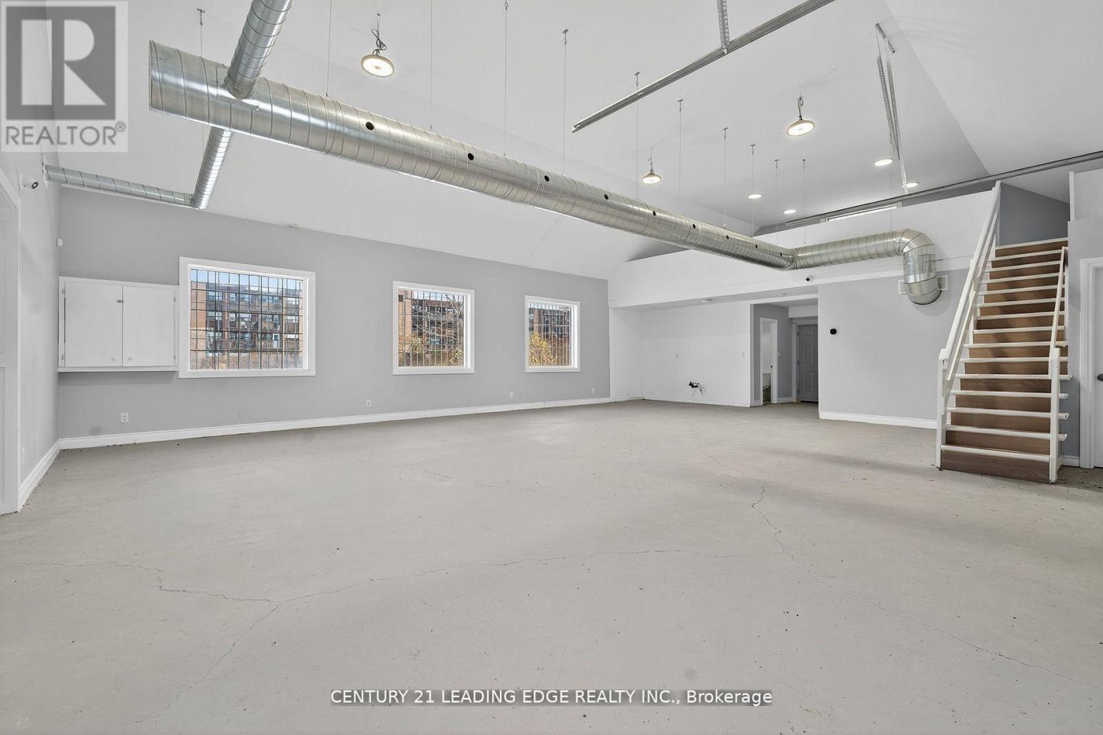 556 Bath Road E Property Photo 28