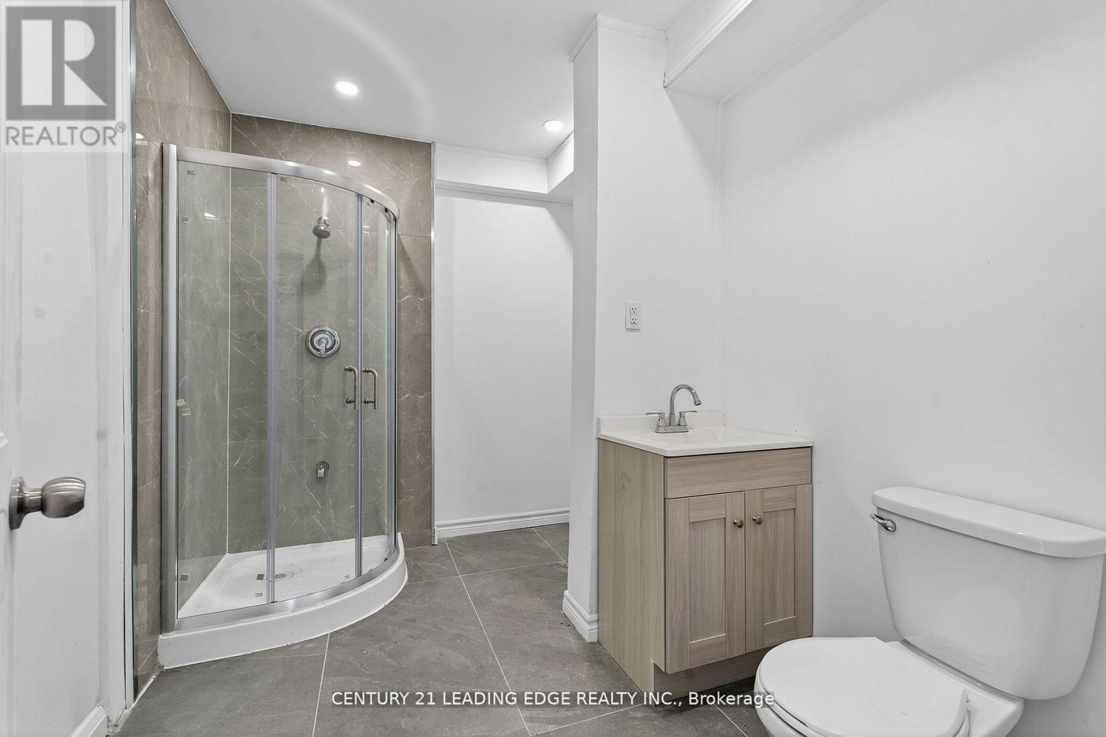 556 Bath Road E Property Photo 29
