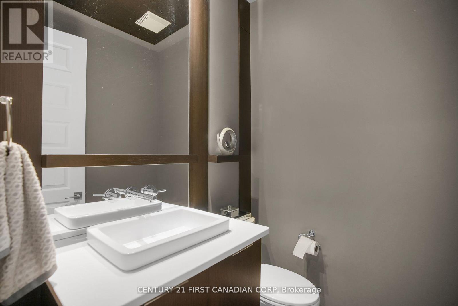90 Pebblecreek Walk W Property Photo 30