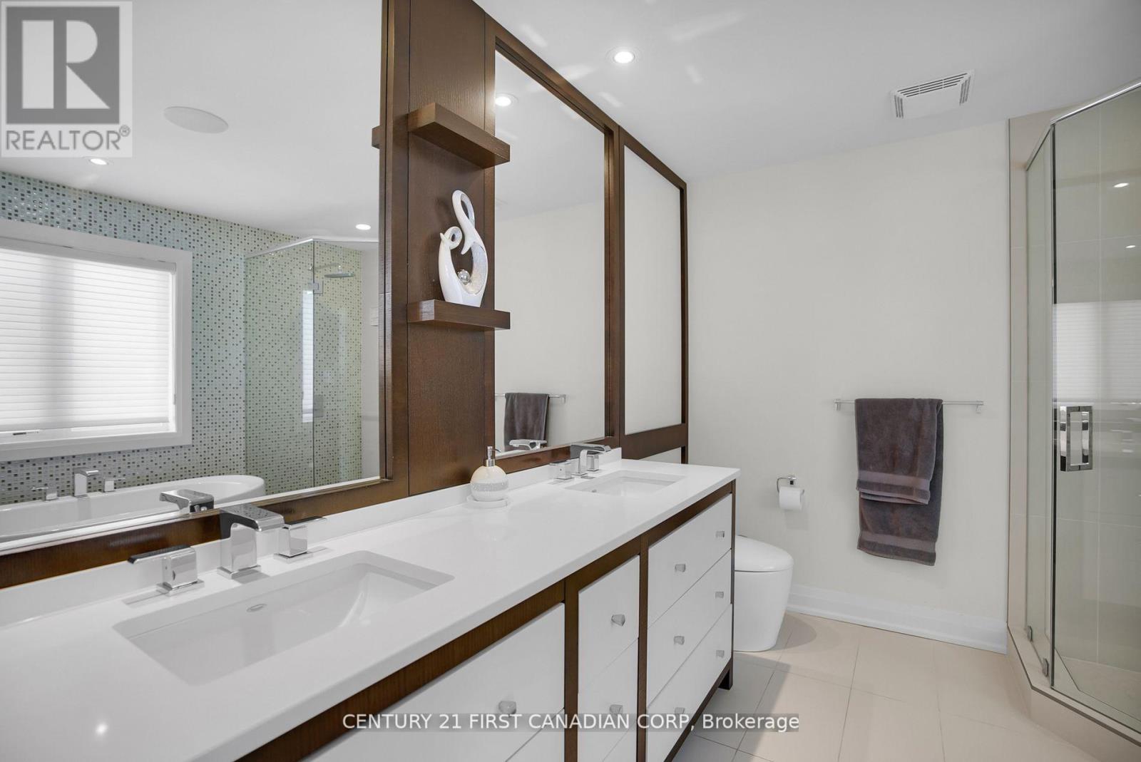 90 Pebblecreek Walk W Property Photo 40