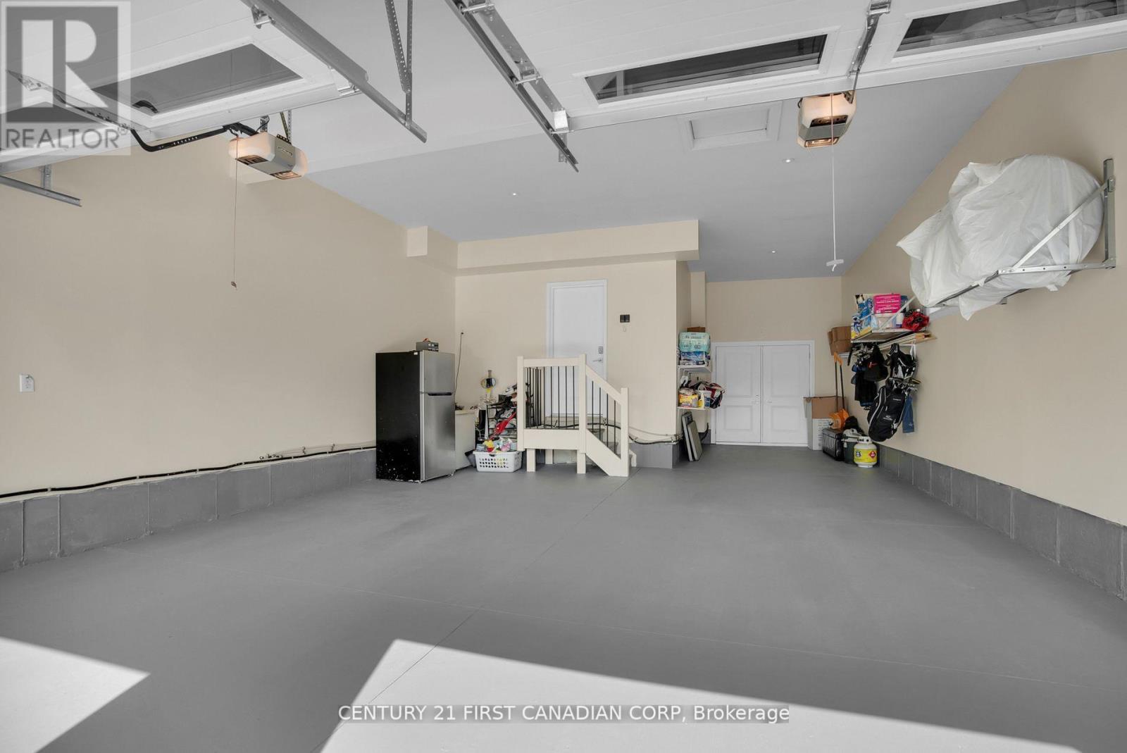90 Pebblecreek Walk W Property Photo 50