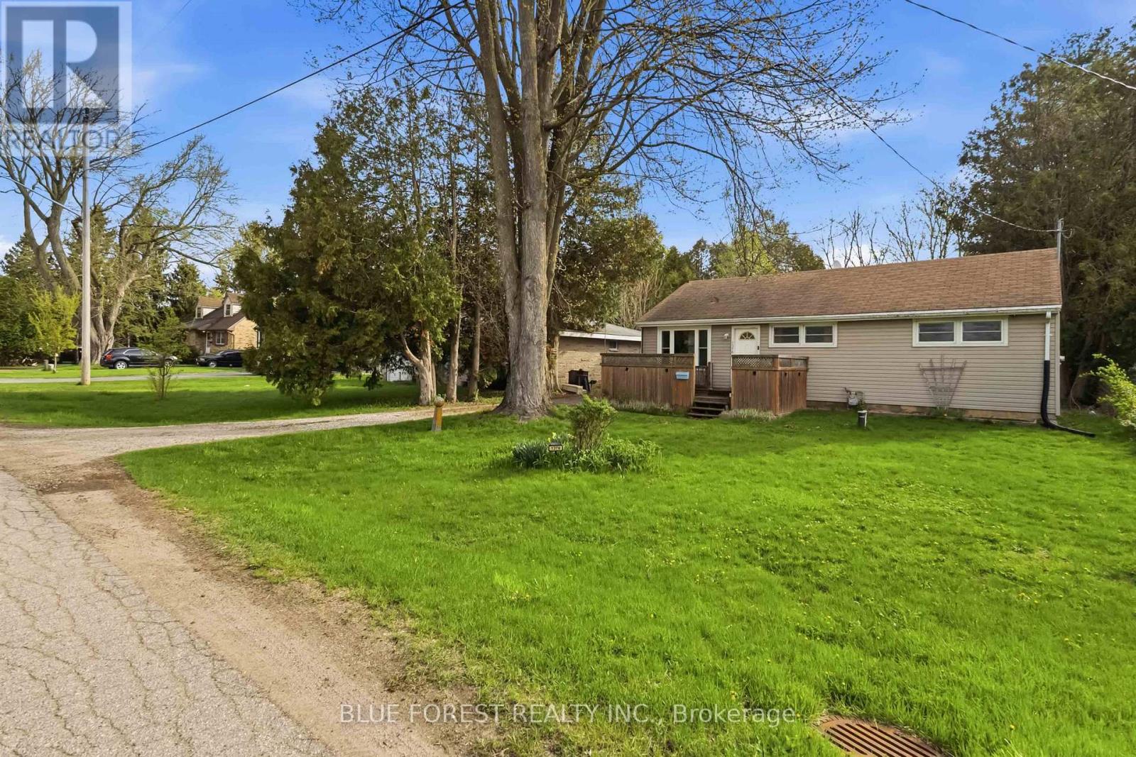 1376 Kostis Avenue Property Photo 3
