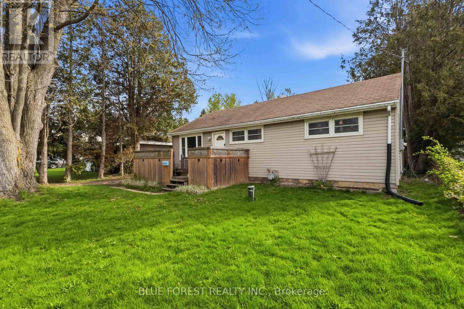 1376 Kostis Avenue Property Photo 32