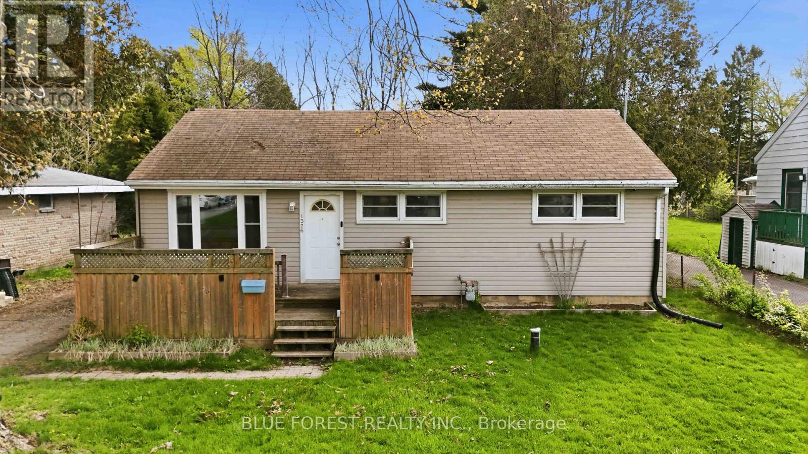 1376 Kostis Avenue Property Photo 33