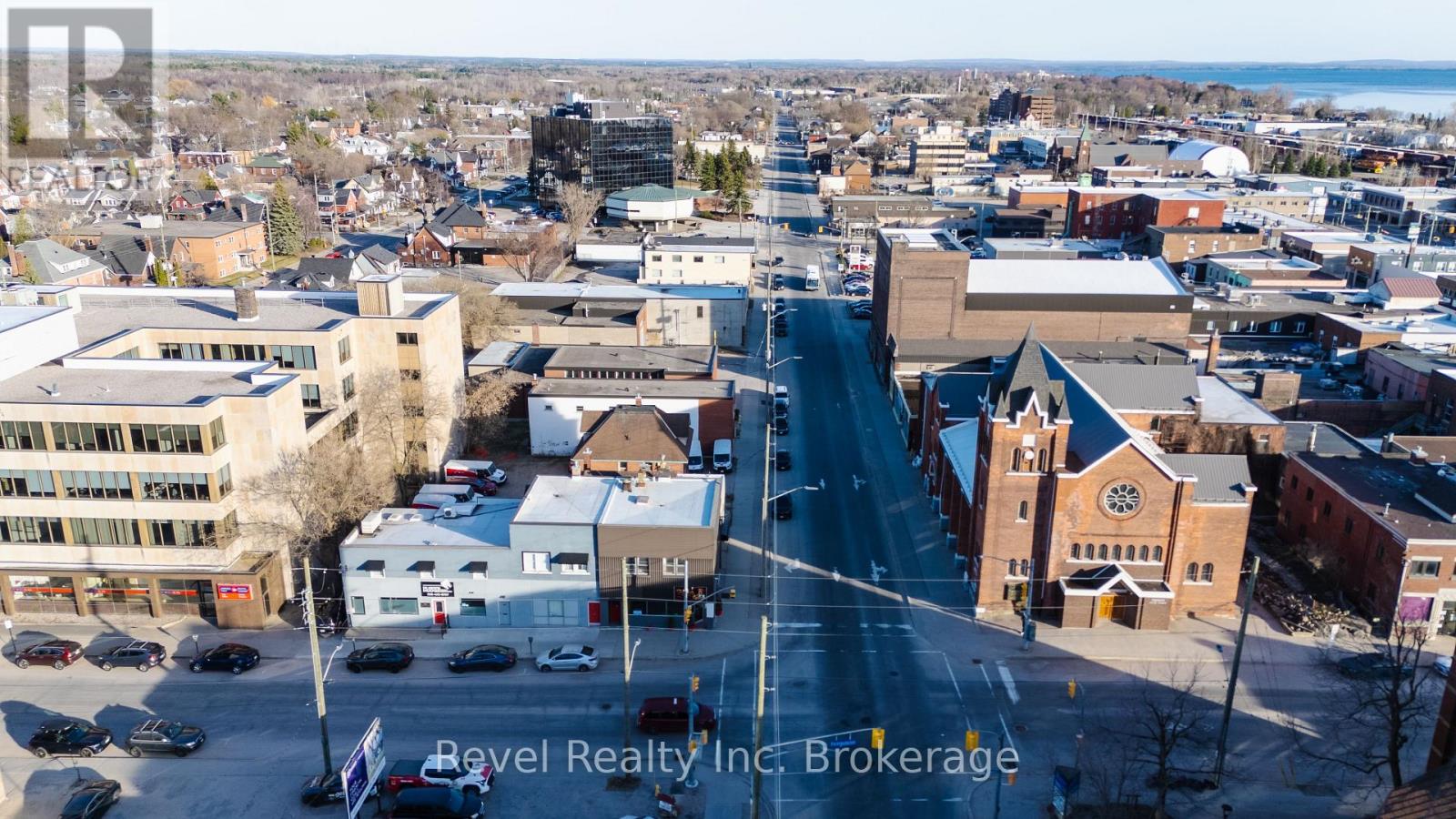 407 Ferguson Street Property Photo 2