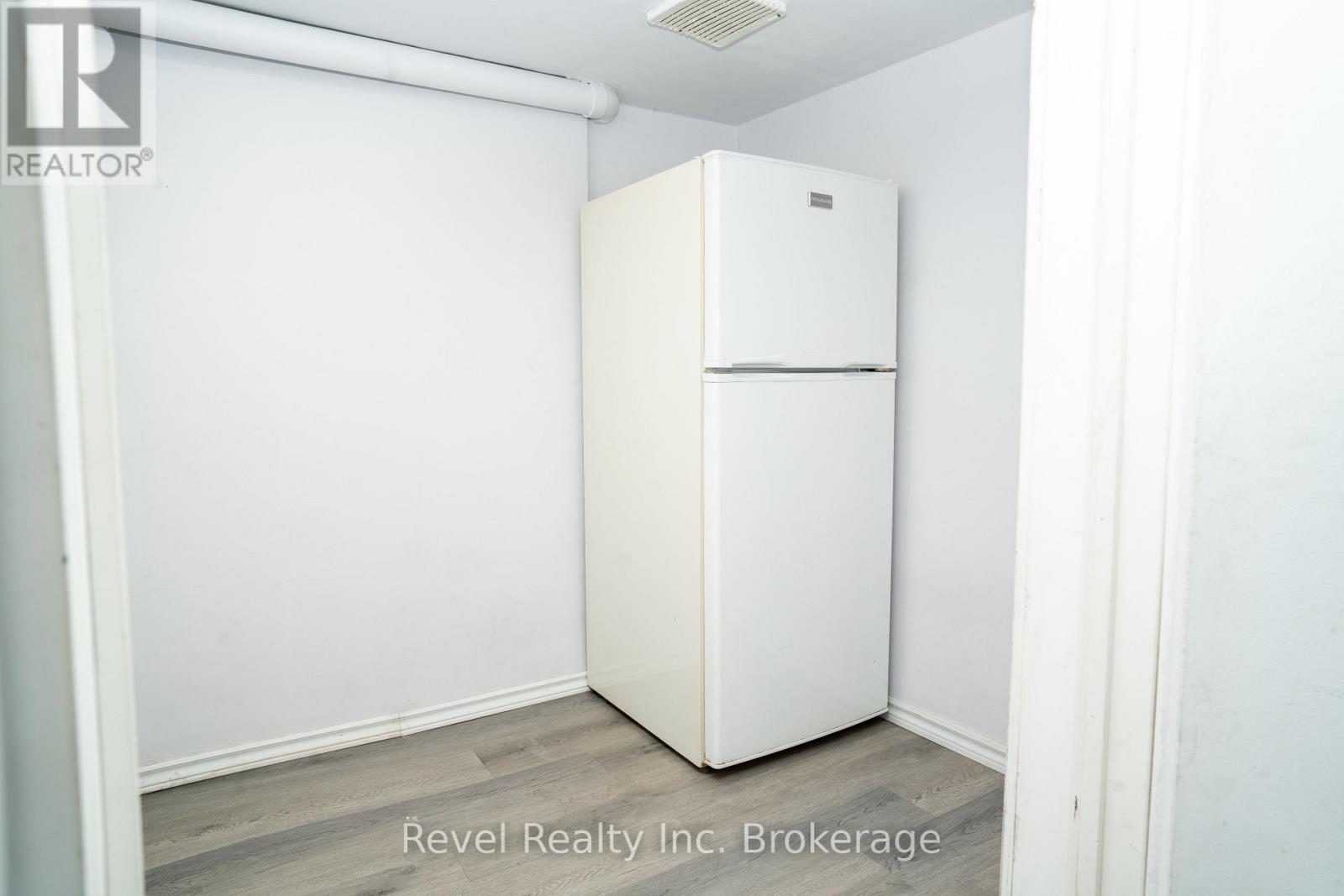 407 Ferguson Street Property Photo 15