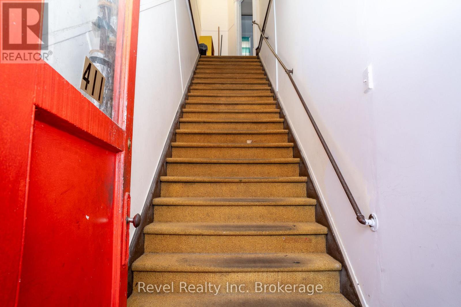 407 Ferguson Street Property Photo 17