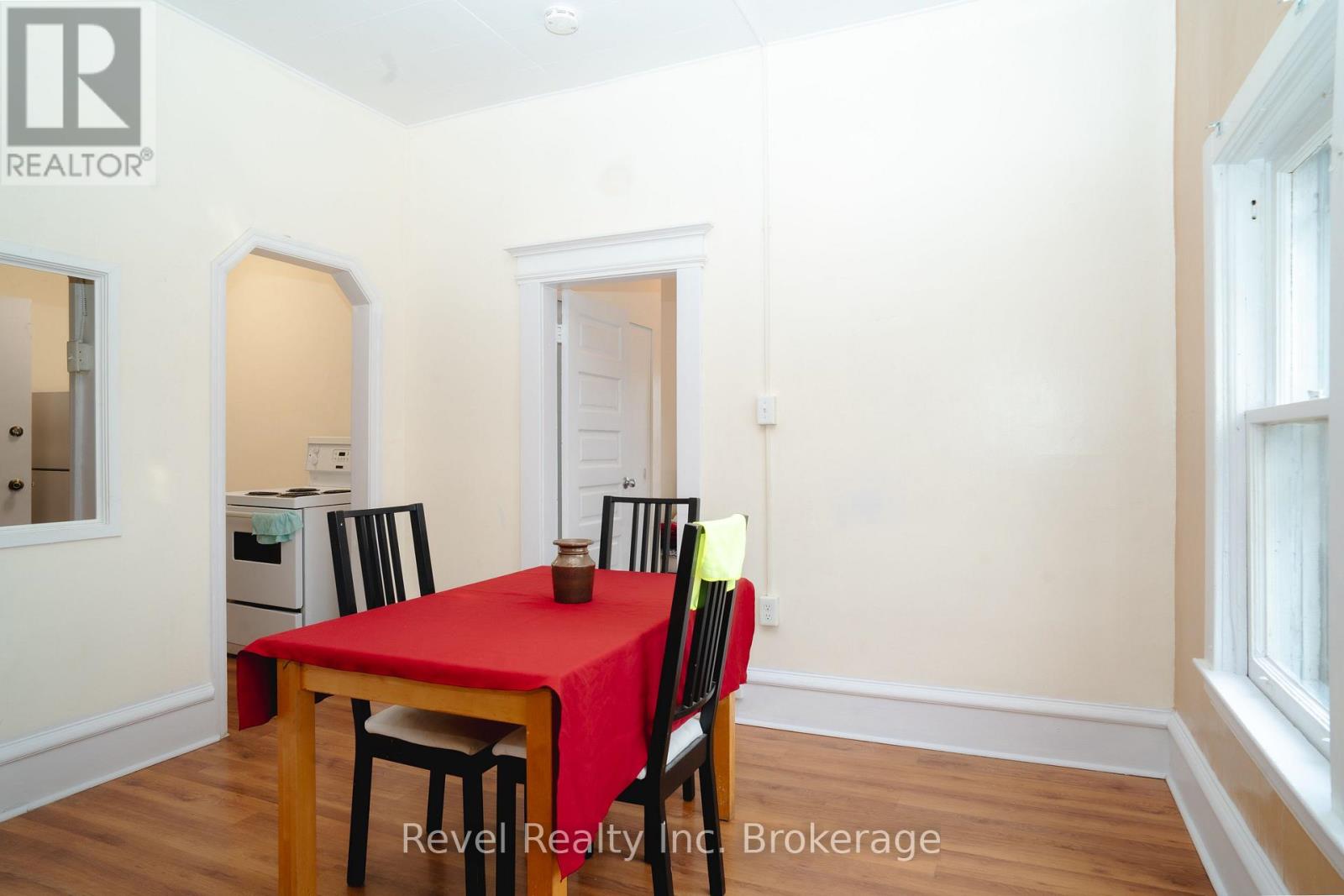 407 Ferguson Street Property Photo 18