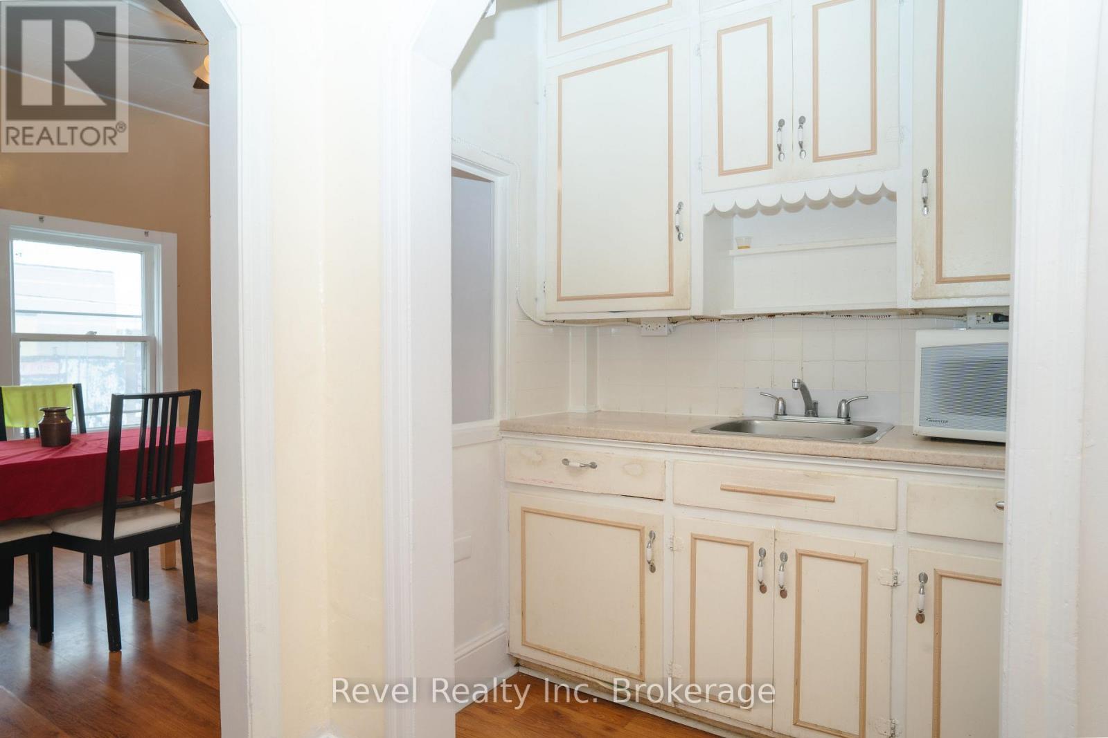 407 Ferguson Street Property Photo 20