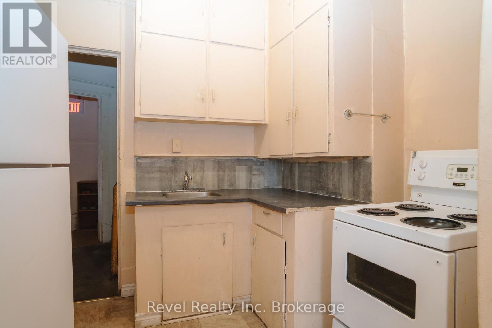 407 Ferguson Street Property Photo 24