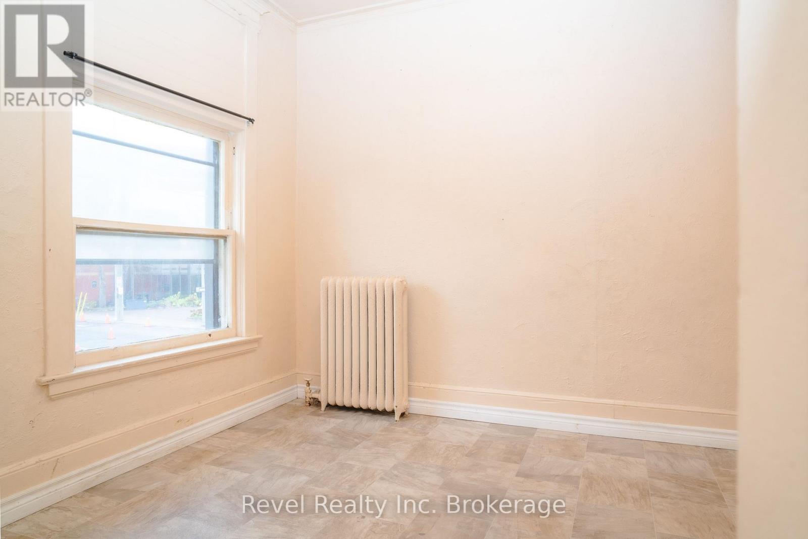 407 Ferguson Street Property Photo 26