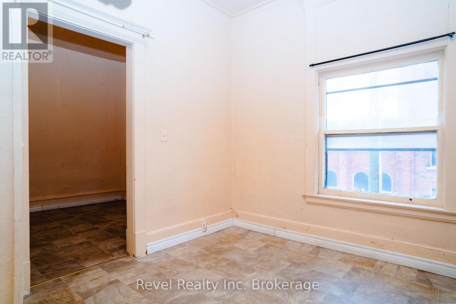 407 Ferguson Street Property Photo 27