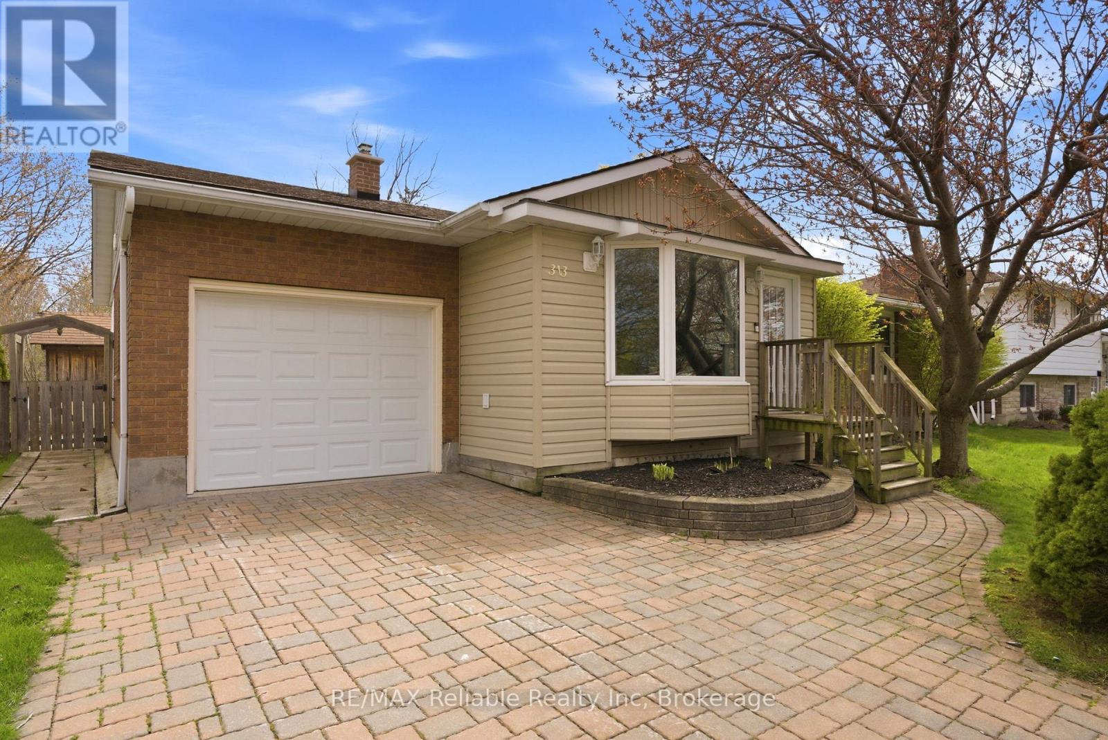 313 Krohmer Drive Property Photo 4