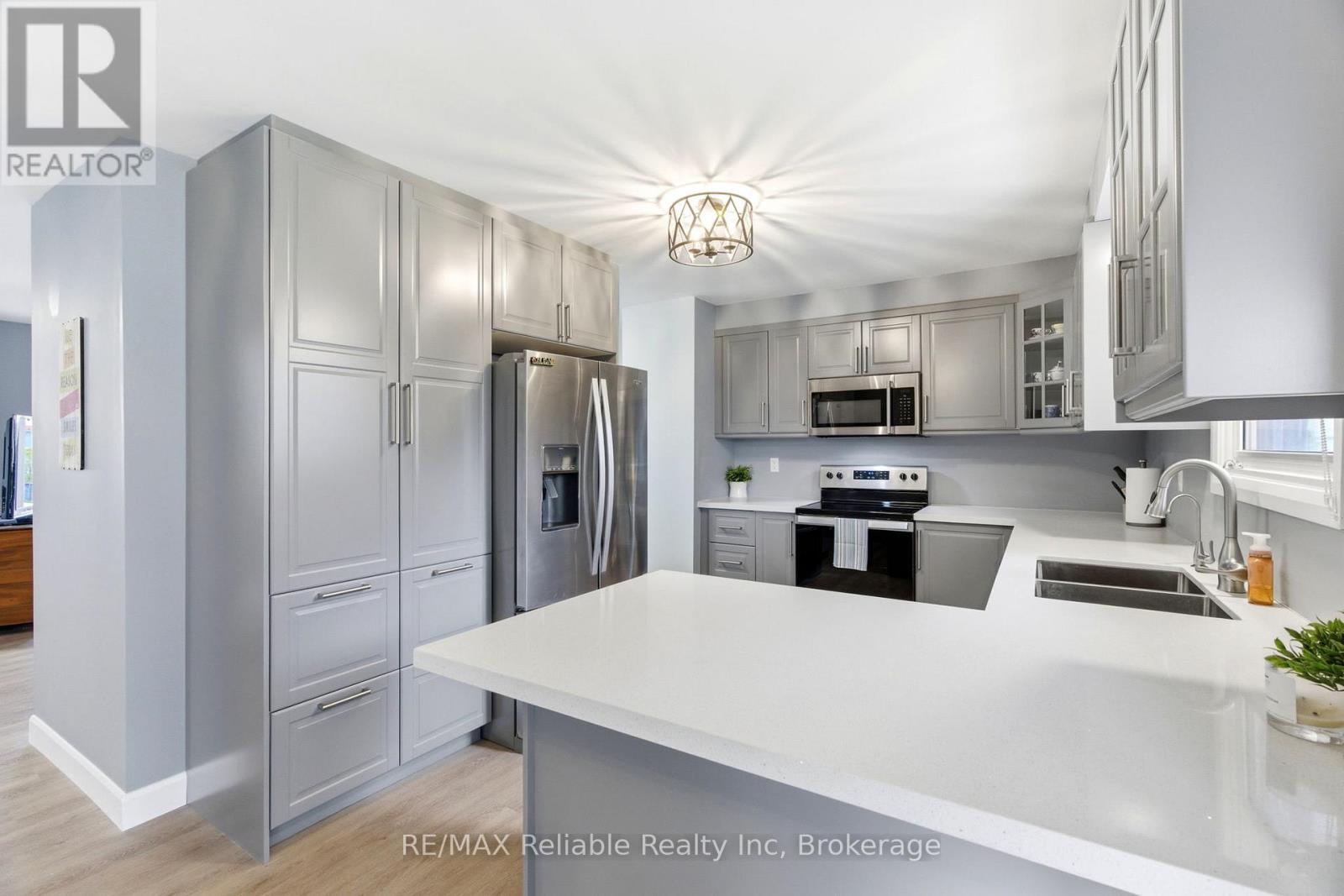 313 Krohmer Drive Property Photo 18