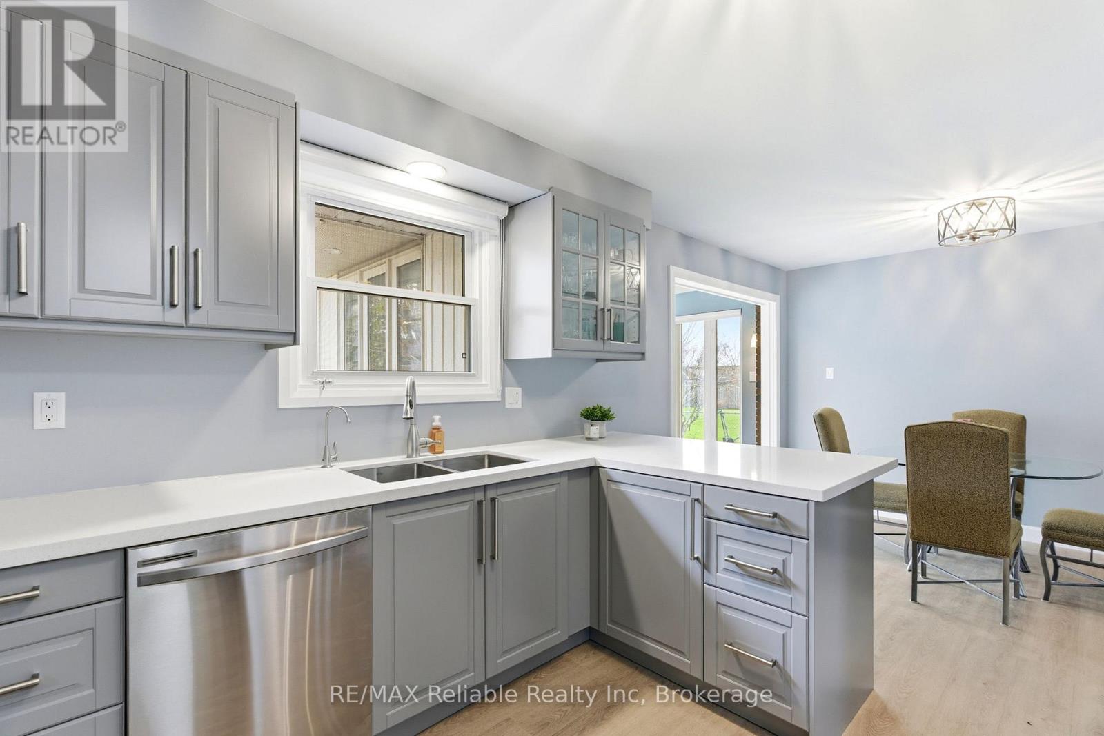 313 Krohmer Drive Property Photo 20