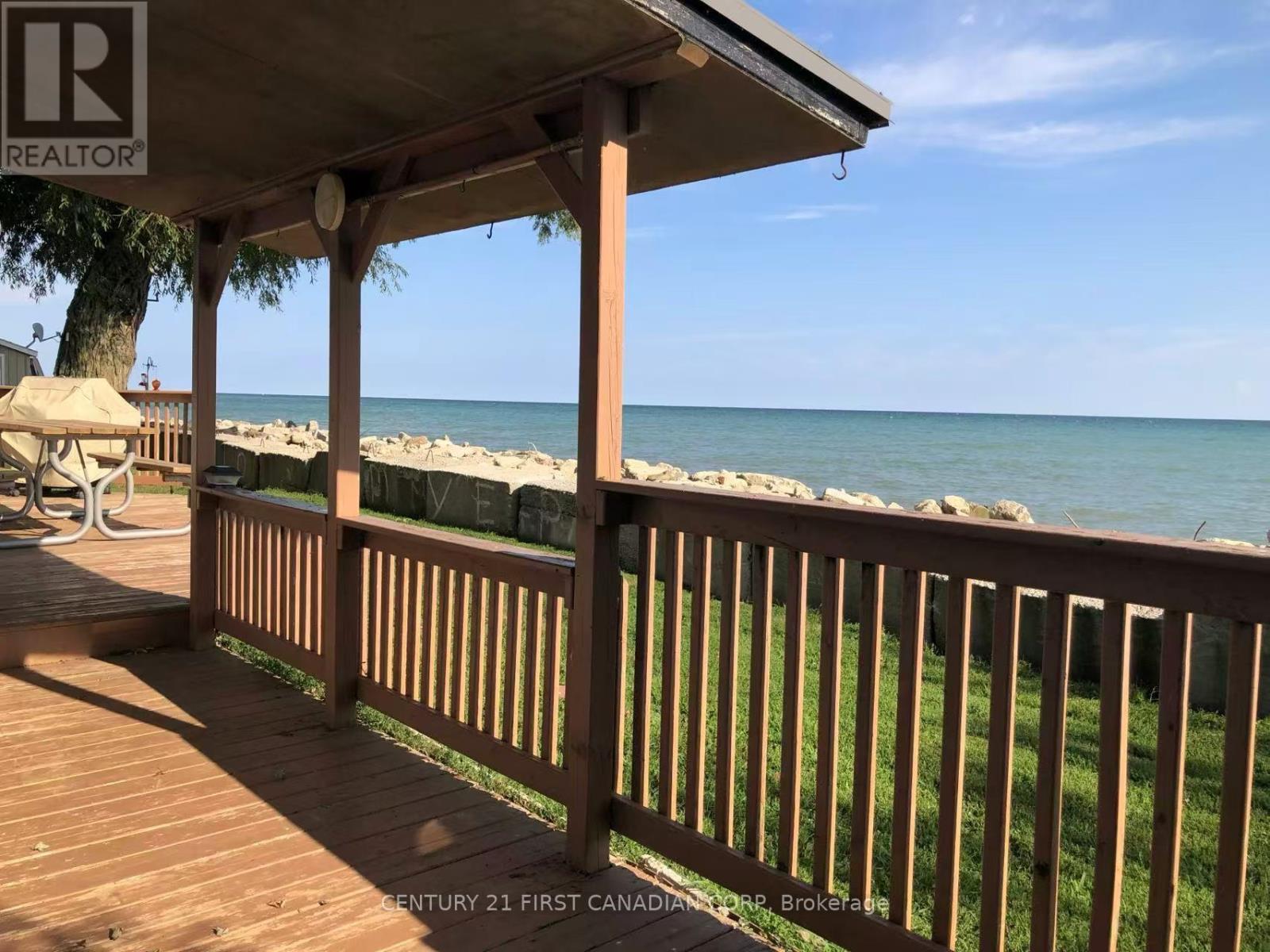 18008 Erie Shore Drive Property Photo 1