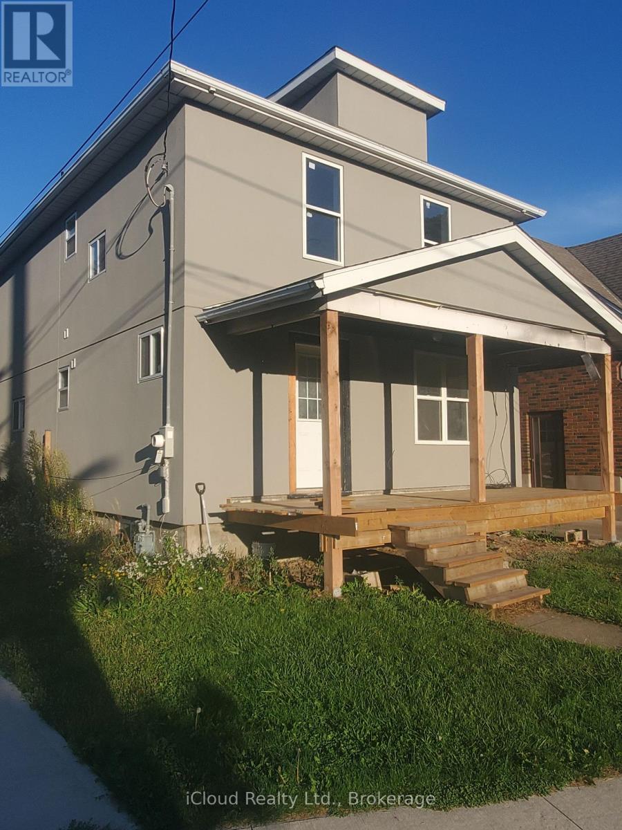 62 CURRIE STREET
