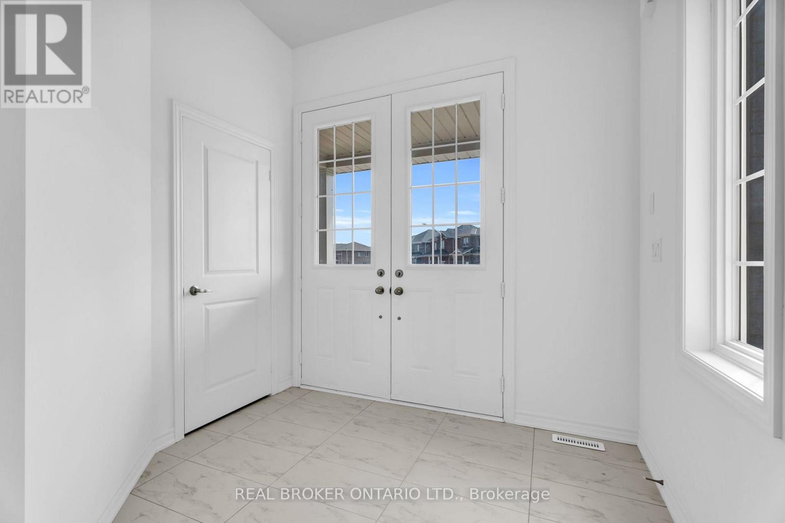 430 Vandusen Avenue Property Photo 6