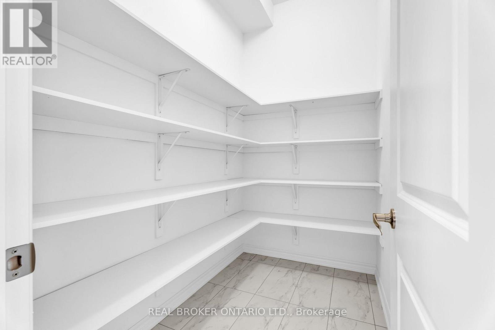 430 Vandusen Avenue Property Photo 28