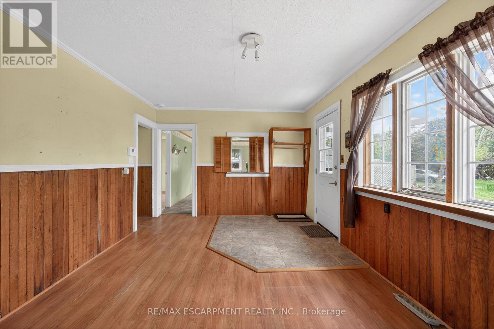 313 John Street Property Photo 9