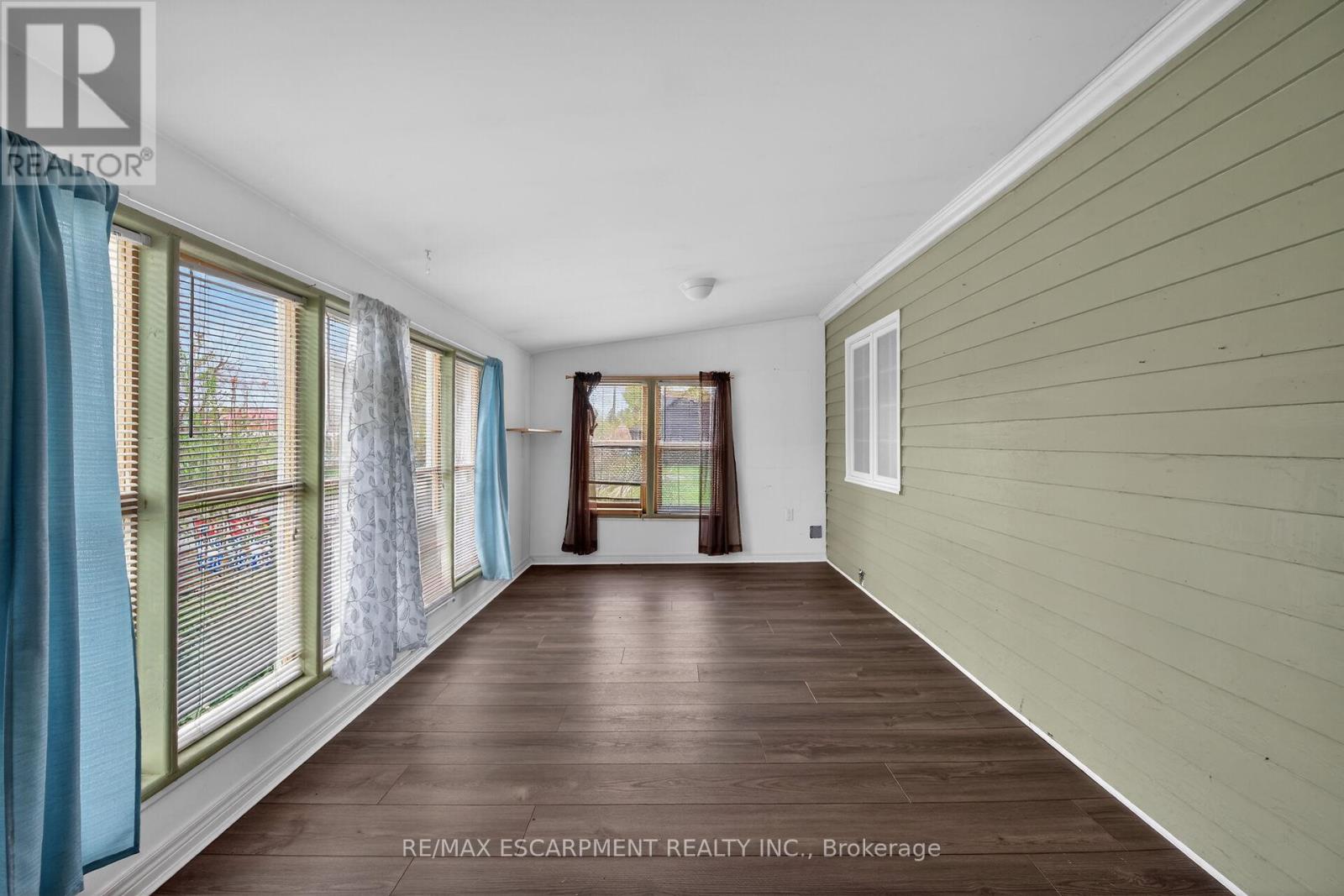 313 John Street Property Photo 14