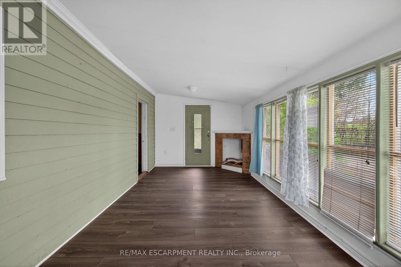 313 John Street Property Photo 15