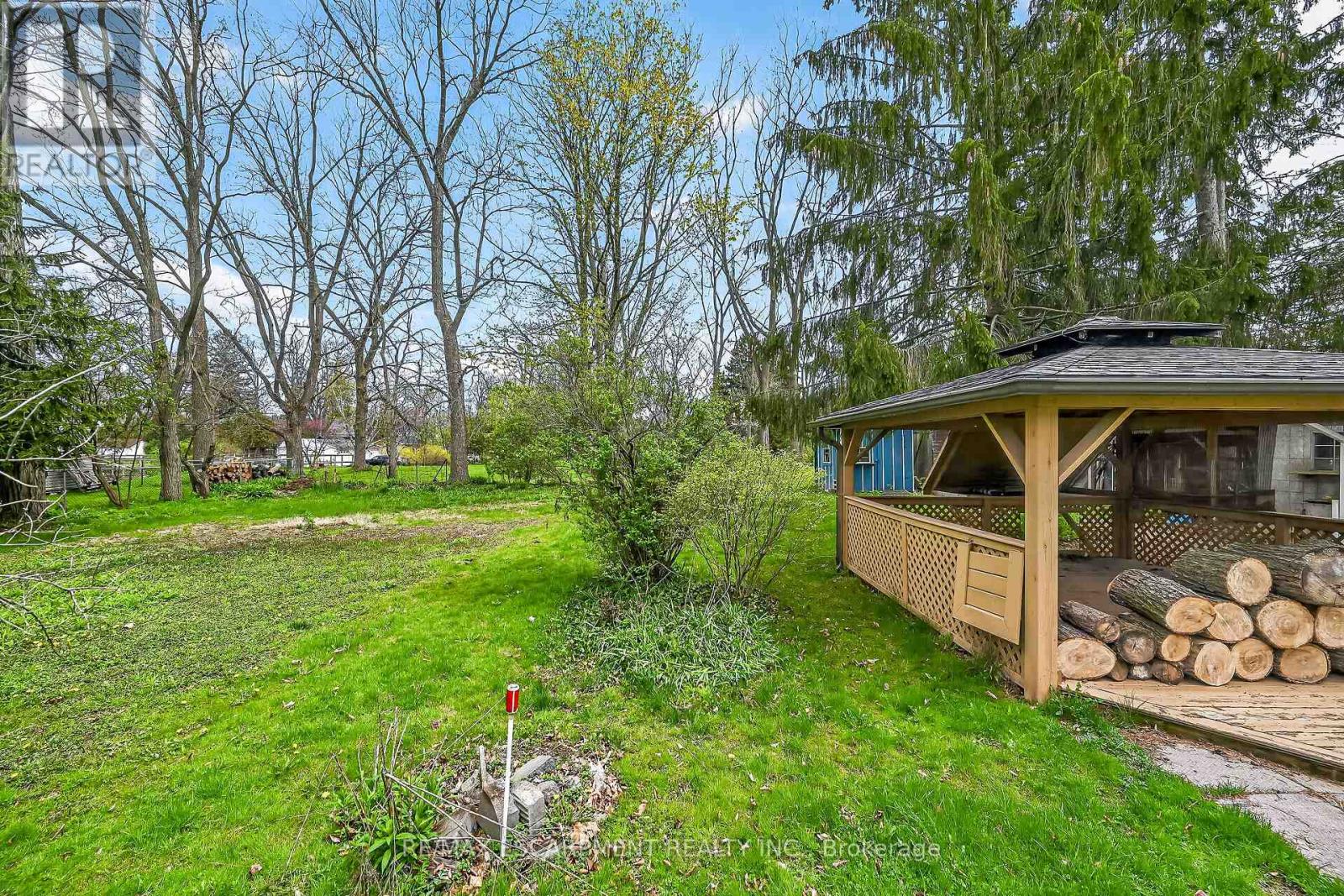 313 John Street Property Photo 30