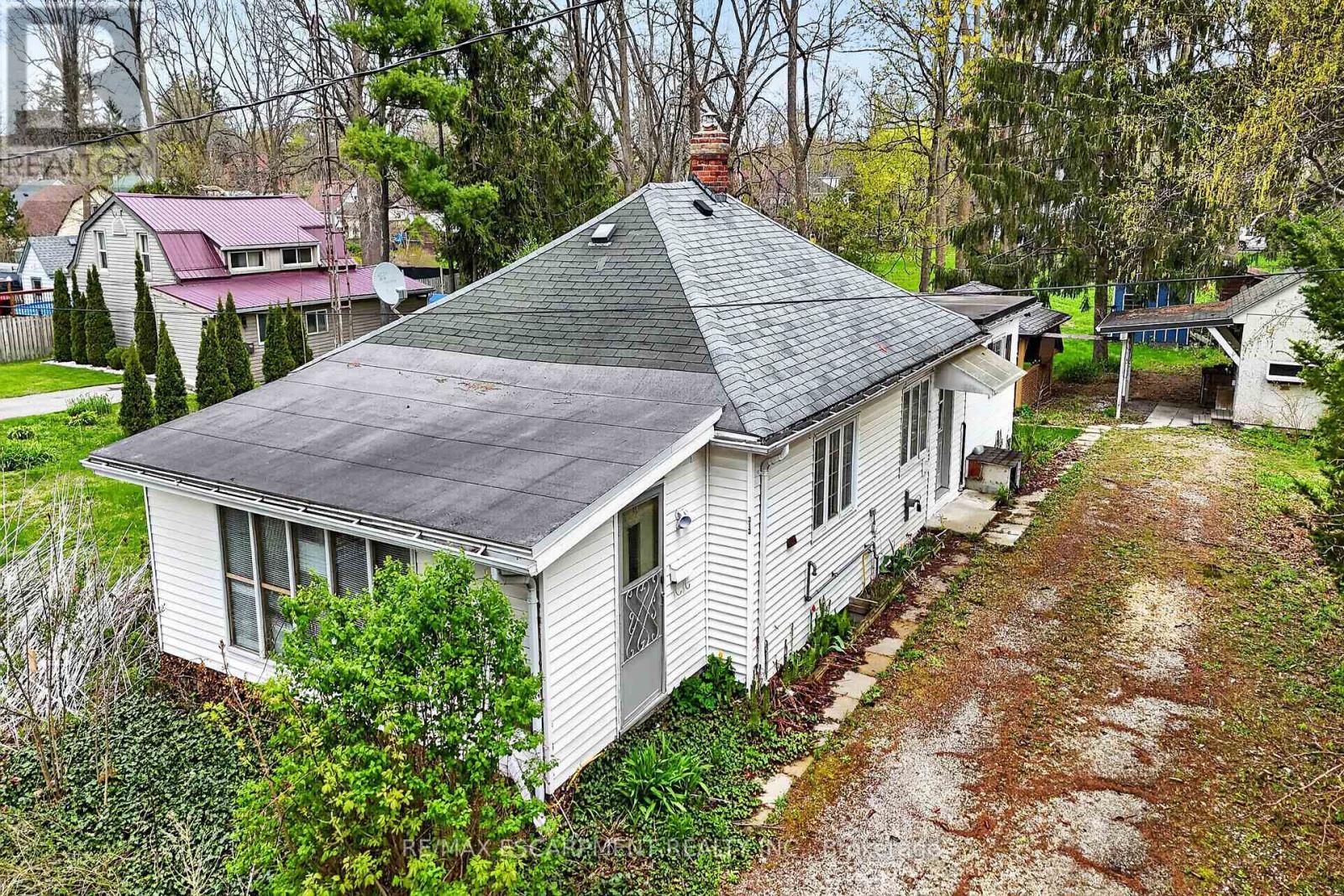 313 John Street Property Photo 35