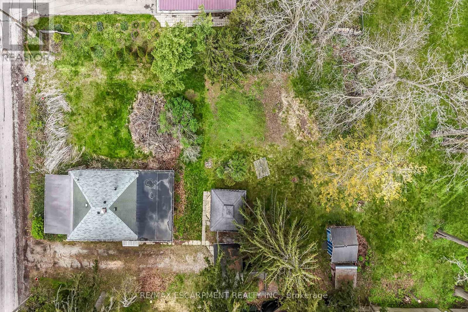 313 John Street Property Photo 43