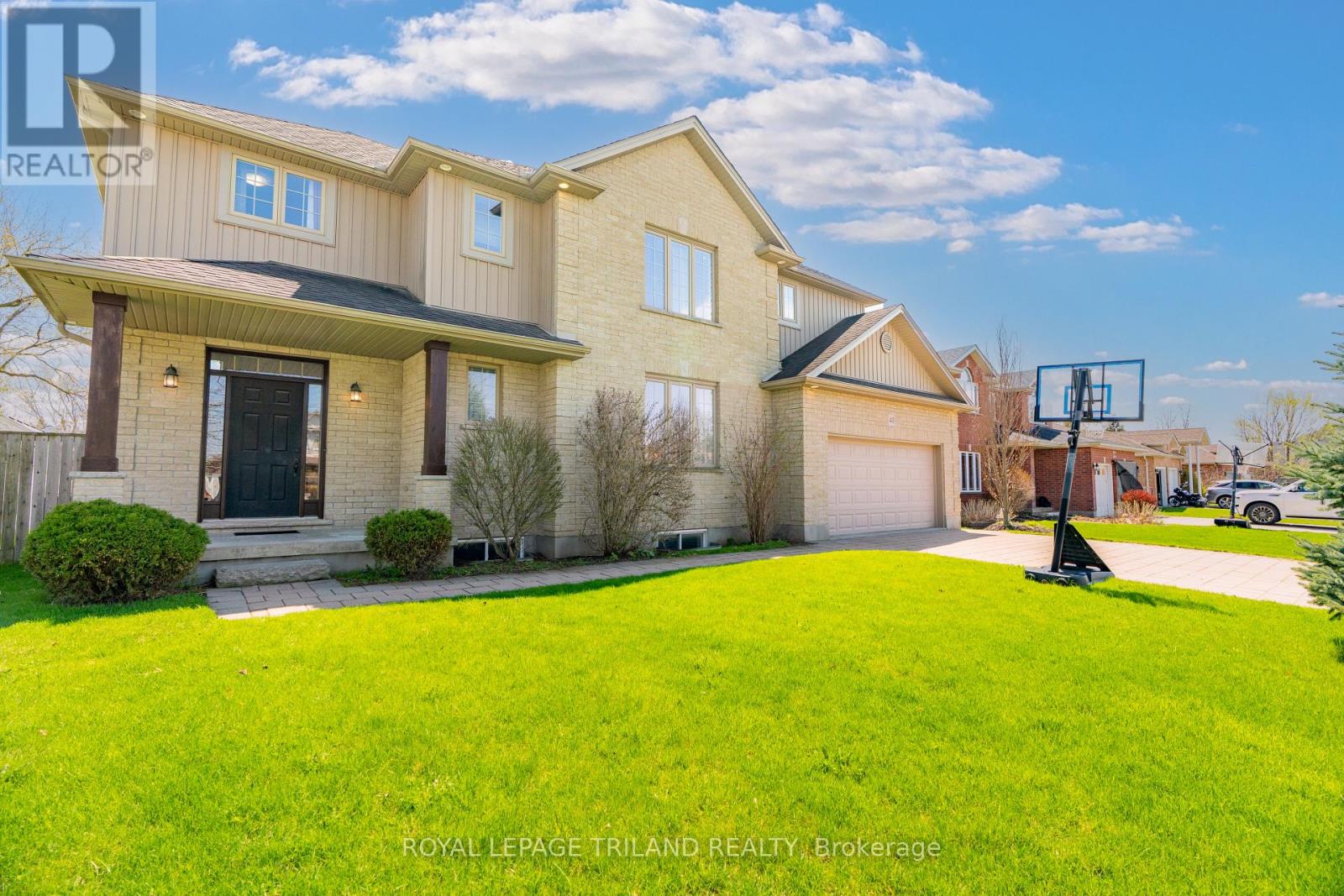 40 FIELDSTONE CRESCENT Property Photo 1