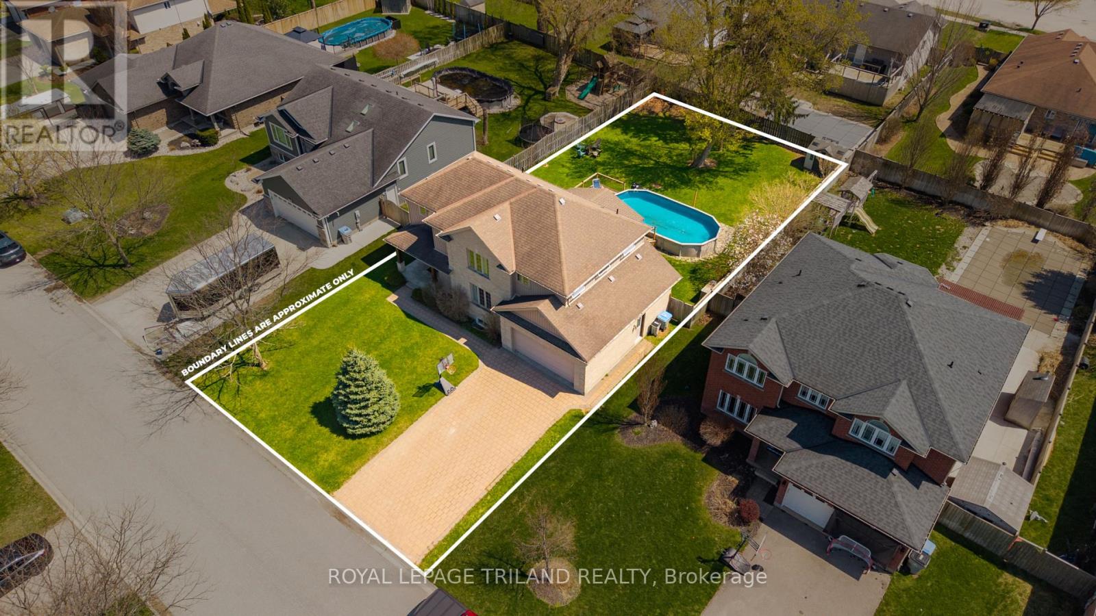 40 Fieldstone Crescent Property Photo 2