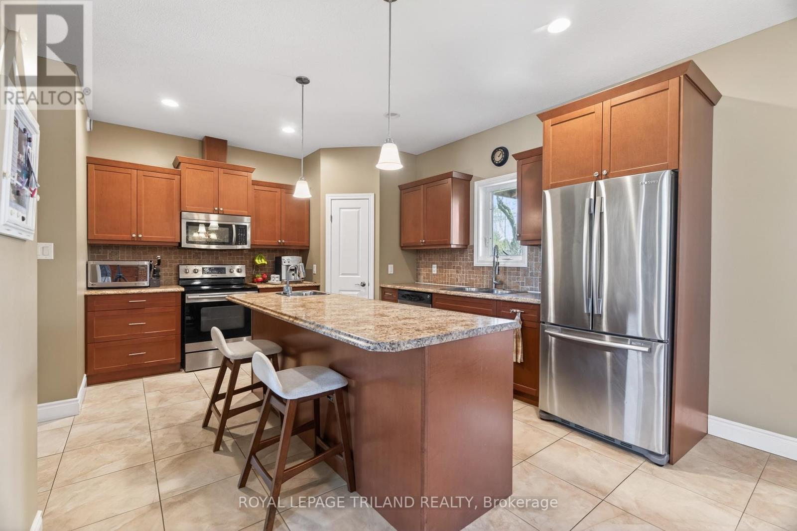 40 Fieldstone Crescent Property Photo 8